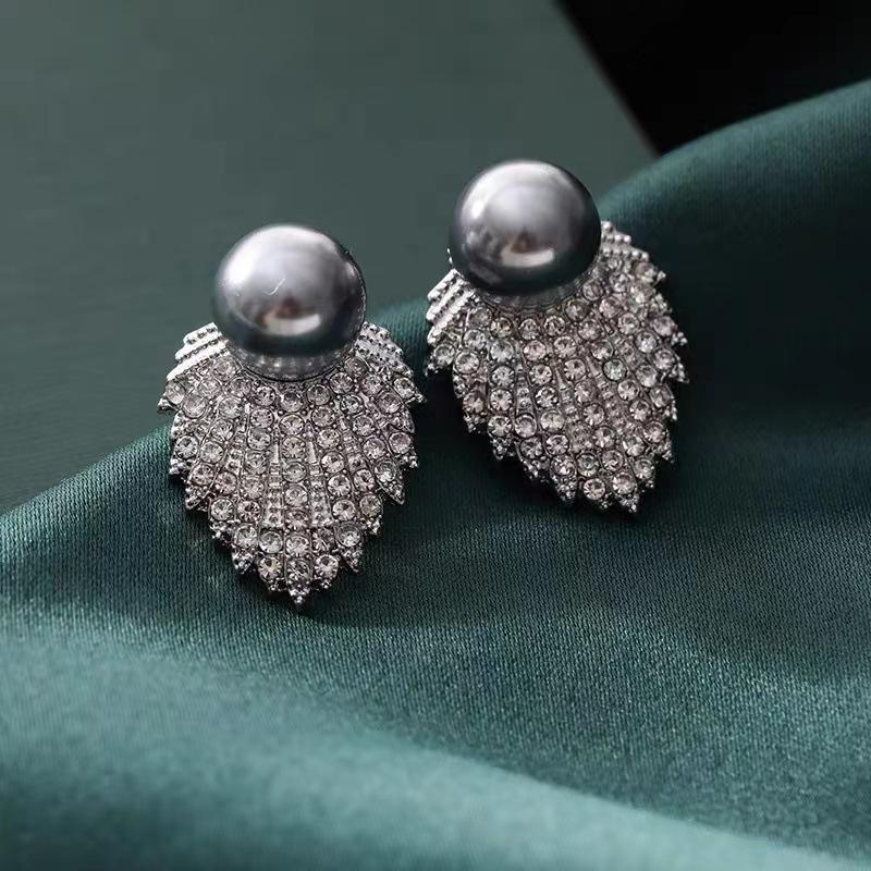 925 Silver Rhinestone Inlaid Pearl Stud Earrings - French Retro Fashion