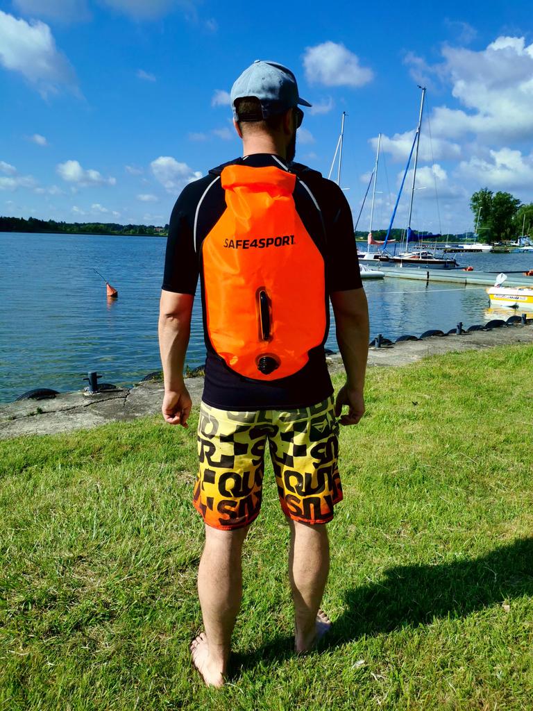 Sicherheitsboje zum Schwimmen runswimmer mit Rucksackfunktion xl