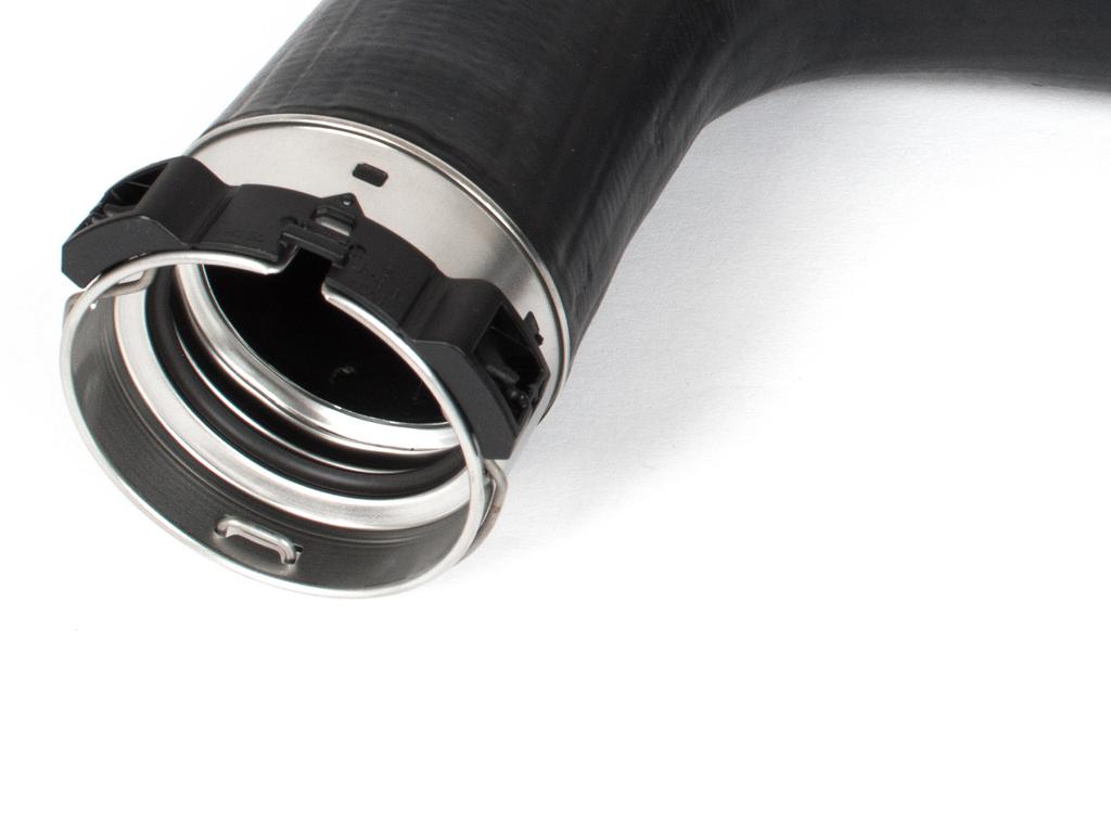 Nissan Navara D40 2.5 dCi 10-15 turbo intercooler hose