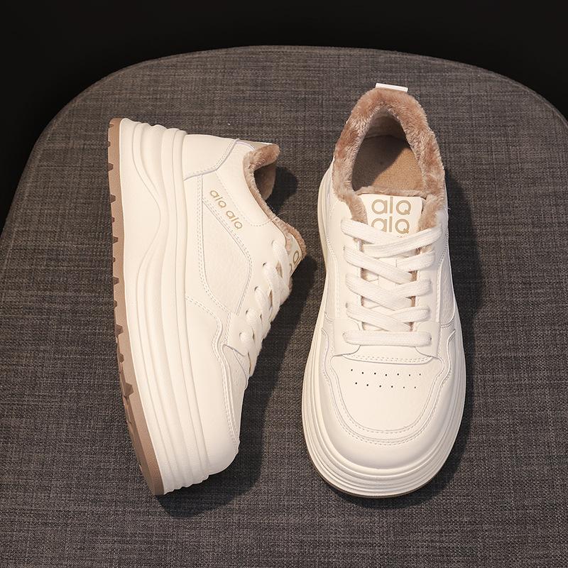 Leather velvet women's shoes winter new warm little white shoes versatile cotton shoes platform shoes children's sports and leisure board shoes