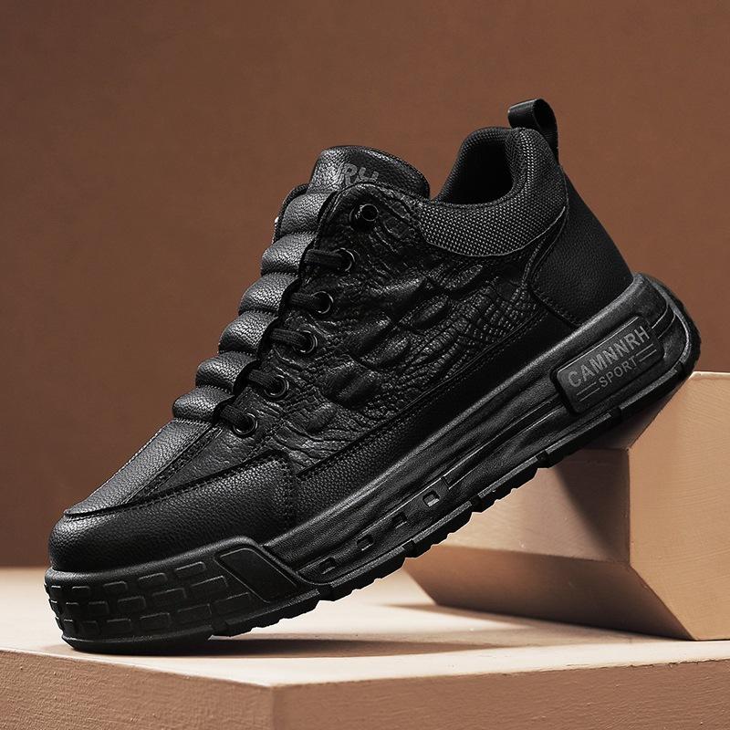 

Кожаные кроссовки мужские флисовые кроссовки студенческие молодежные повседневные модные туфли осенне-зимняя универсальная мужская обувь 2024 39