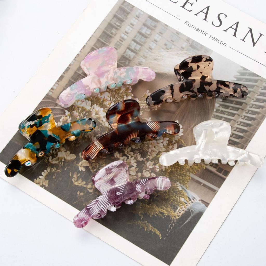 Bamboo Yao Elegance: Korean Fashion Small Claw Hair Clip for Women