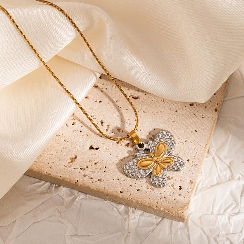 Luxury Heart Flower Stainless Steel Clavicle Necklace