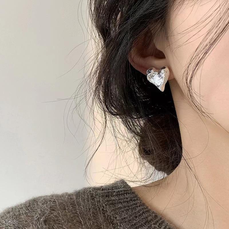 Fashion Textured Heart Earrings Irregular Crinkled Design Stud Earrings Jewelry For Women Party And Daily Outfit Matching