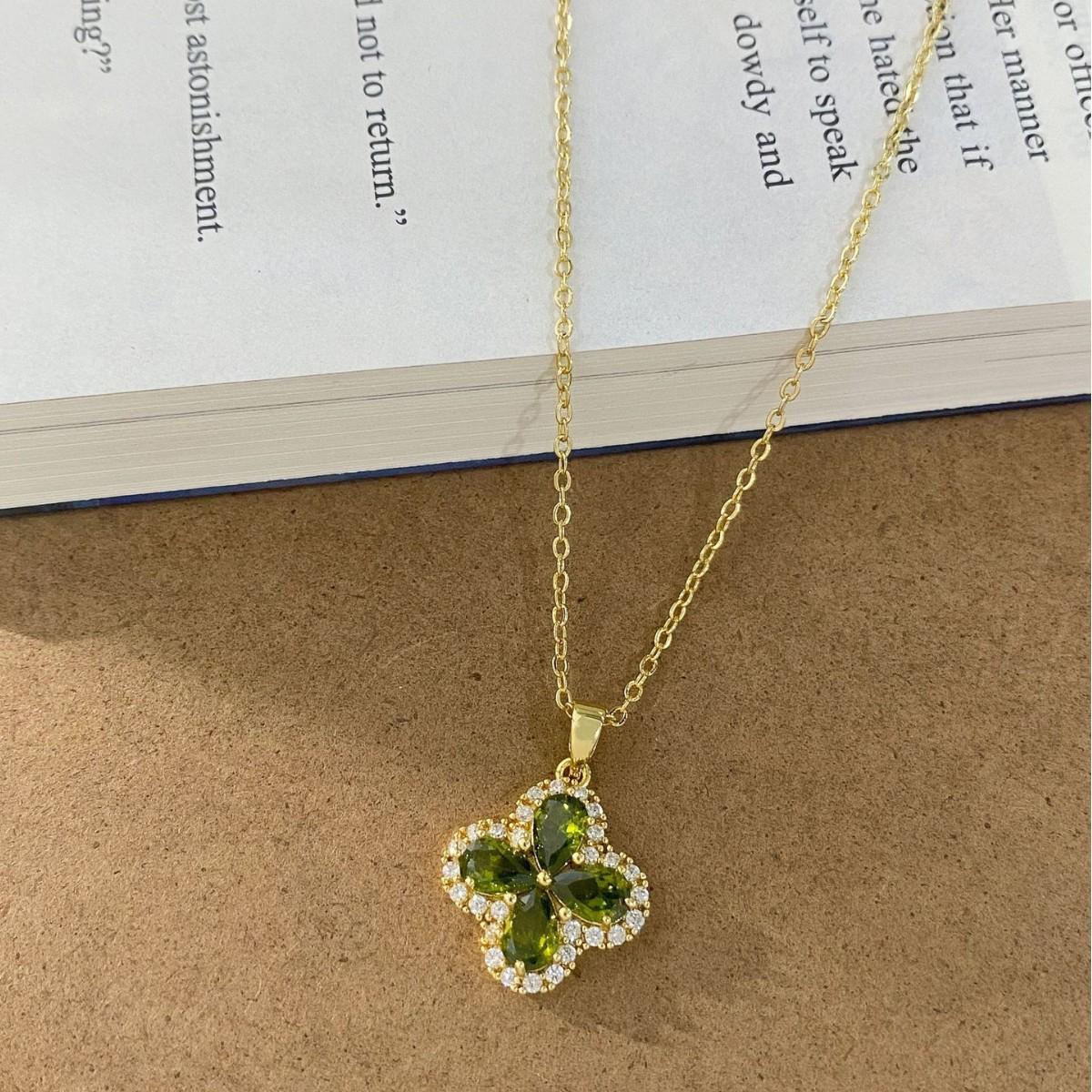 Exquisite French Olive Zirconia Flower Necklace  Earrings Set - Versatile Fashion Choker