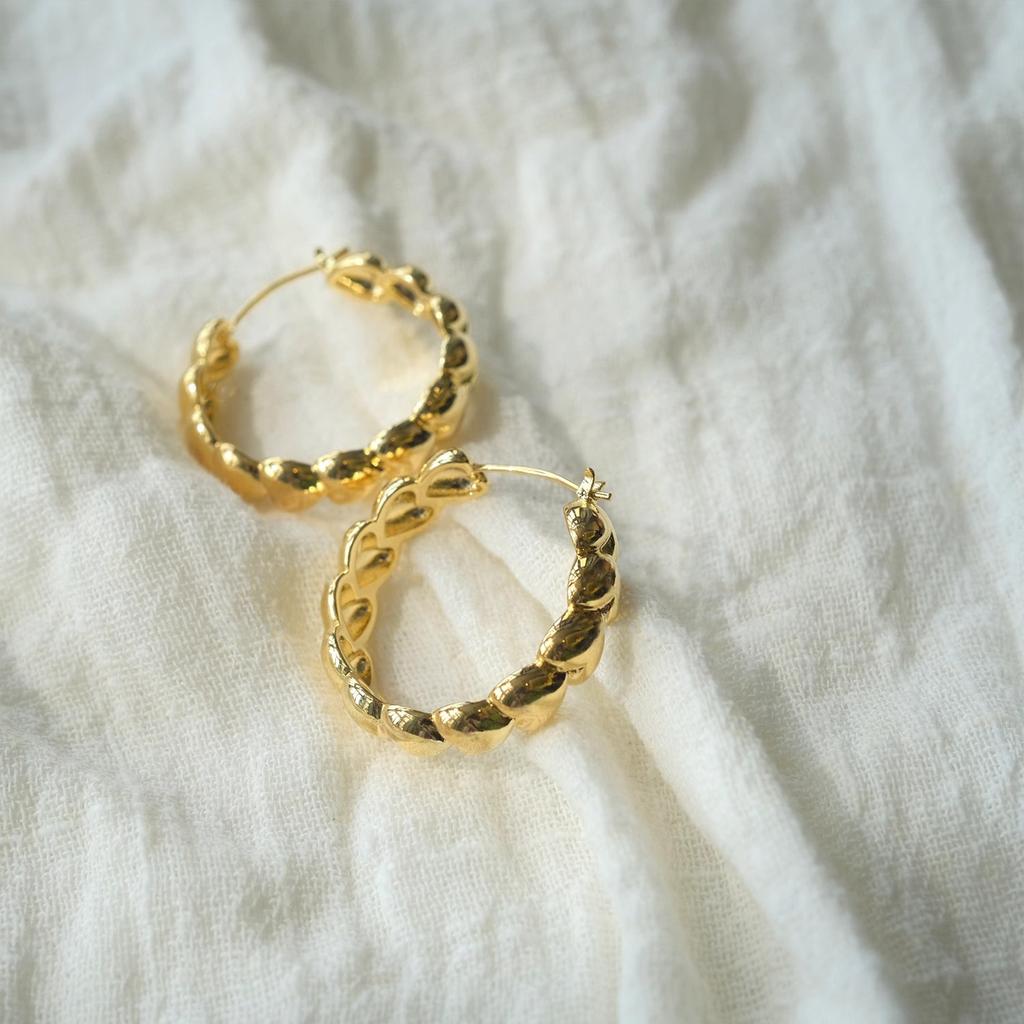 Minimalist High-end Heart Earrings Retro Personalized Sweet Peach Shape Ear Buckle Style Affordable Dainty Women's Daily Earrings