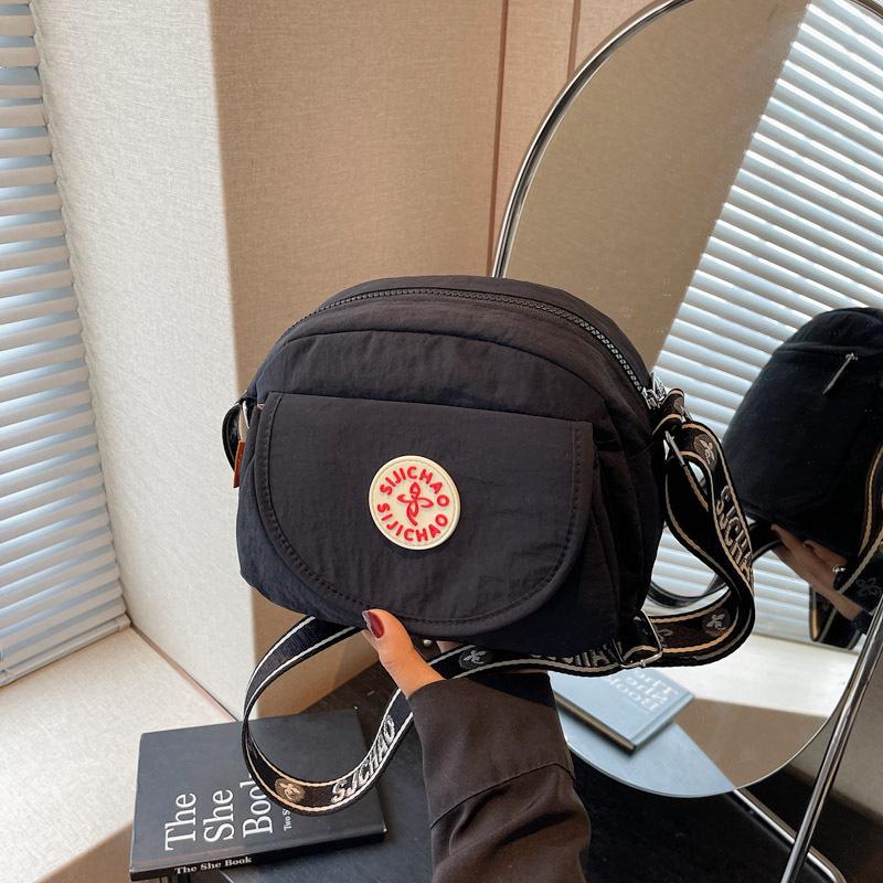 

Stylish and simple lightweight cloth bag women s summer new casual versatile commuter bag shoulder messenger bag чёрный