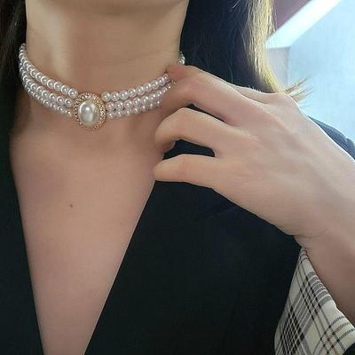 Collana girocollo a strati di perle e diamanti ispirata a Hepburn
