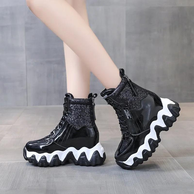 Móda 7CM Podzimní Bling Kožené Boty Klínkové Podpatky Dámské Kotníkové Boty Vysoké Šněrovací Platformové Tenisky Zimní Červené Motorkářské Boty Dámské Boty