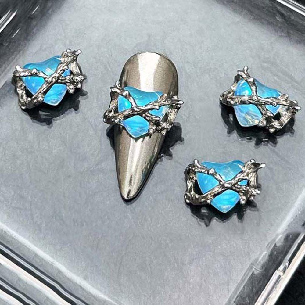 

4 шт./набор DIY украшения для ногтей Хэллоуин Сердечки Украшения для ногтей Мастер маникюра 4pcs-E