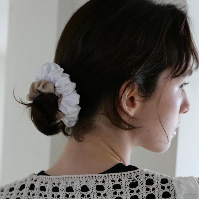Floral Satin Jacquard Scrunchie_Small_Beige