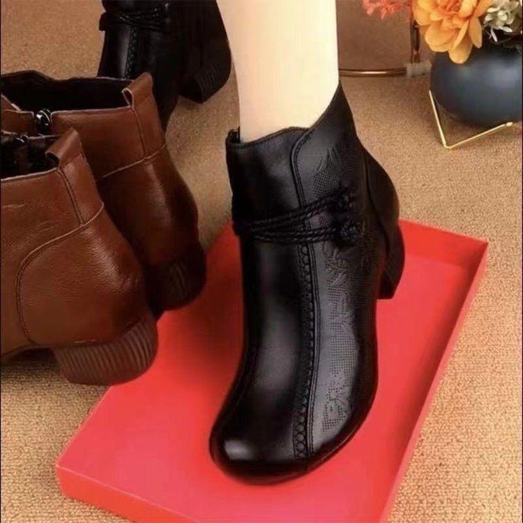 Short Boots Women's Autumn 2025 New Fashionable, Comfortable and Wear-resistant Versatile Niche Retro Style Round Head Real Height-increasing Boots