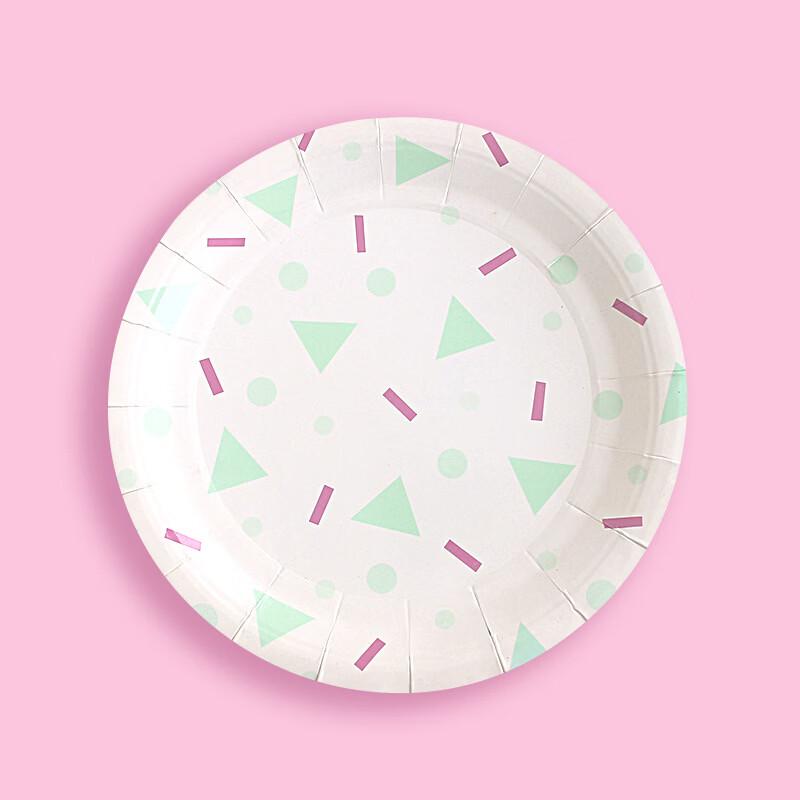 OIMG Nordic Geometric Triangle Paper Plates