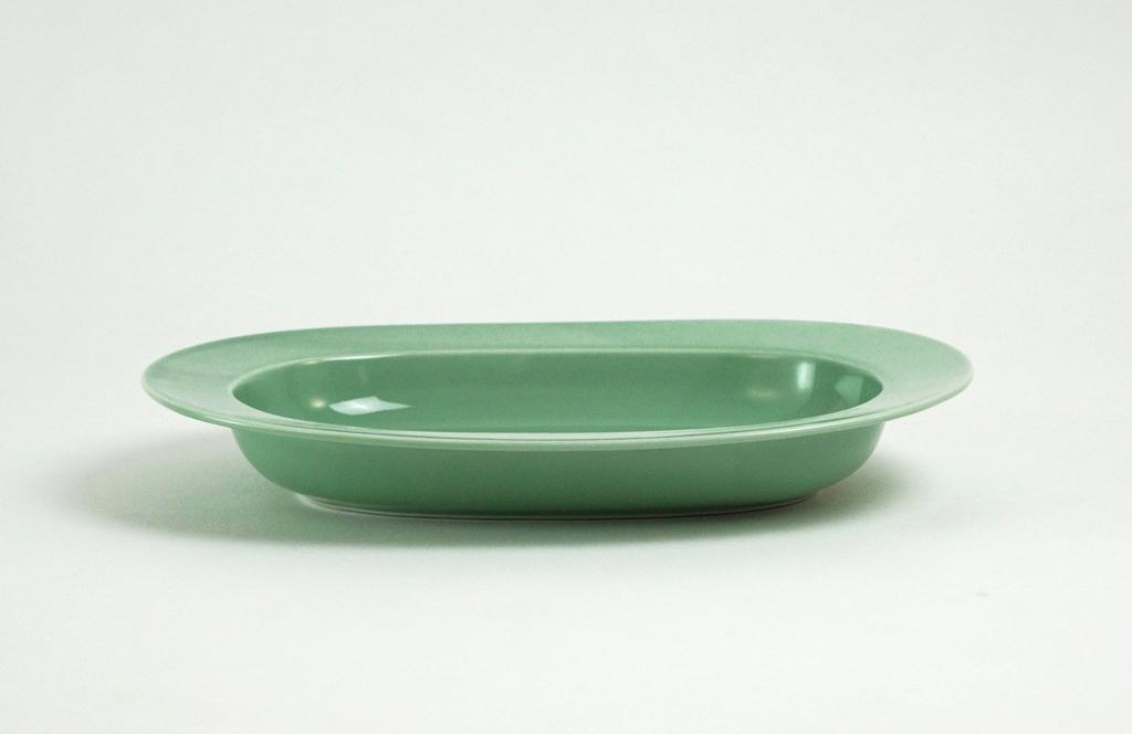 Saikaitoki Hasami-keramik Oval Pastatallrik Diameter 27cm Grön 14467 "Essence"