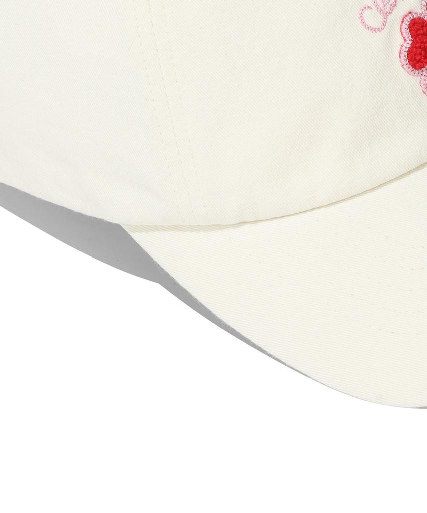 COVERNAT WOMAN Clover Heart Boucle Embroidery Ball Cap Ivory