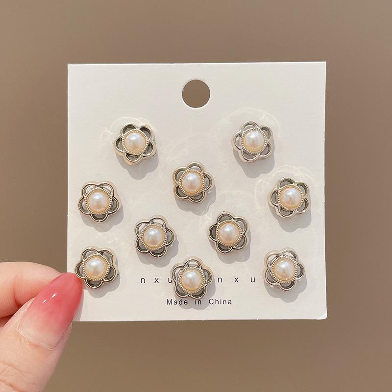 

Брошка-шпилька з V-подібним вирізом, що захищає від оголення: Жіночий декоративний комір-аксесуар