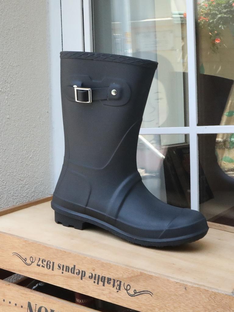 Apto Alto Mid-Length Rain Boots Ahsb001
