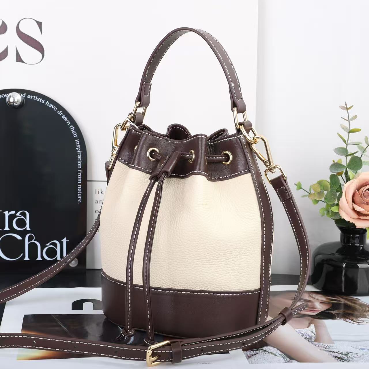 

Grain Cowhide Womens Retro Casual Tote Bag Large Capacity Single Leather Handbag Fashion Single Leather Bag Decoration Bag New 17x12x20cm белый