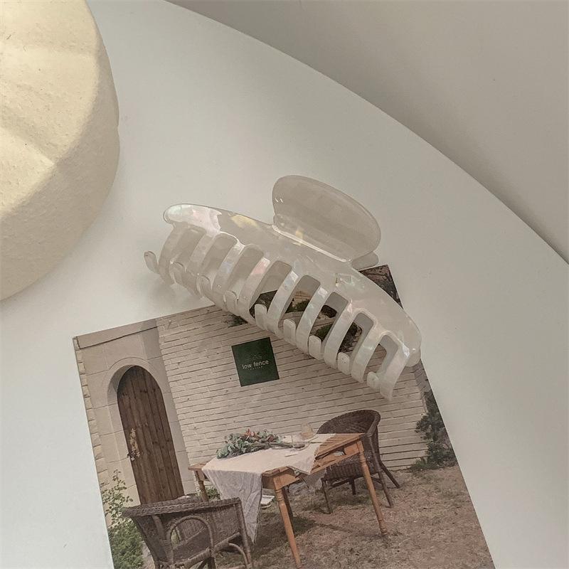 Korean Imitation Acetate High-End Shark Hair Clip - Elegant Hair Accessory for Stylish Looks