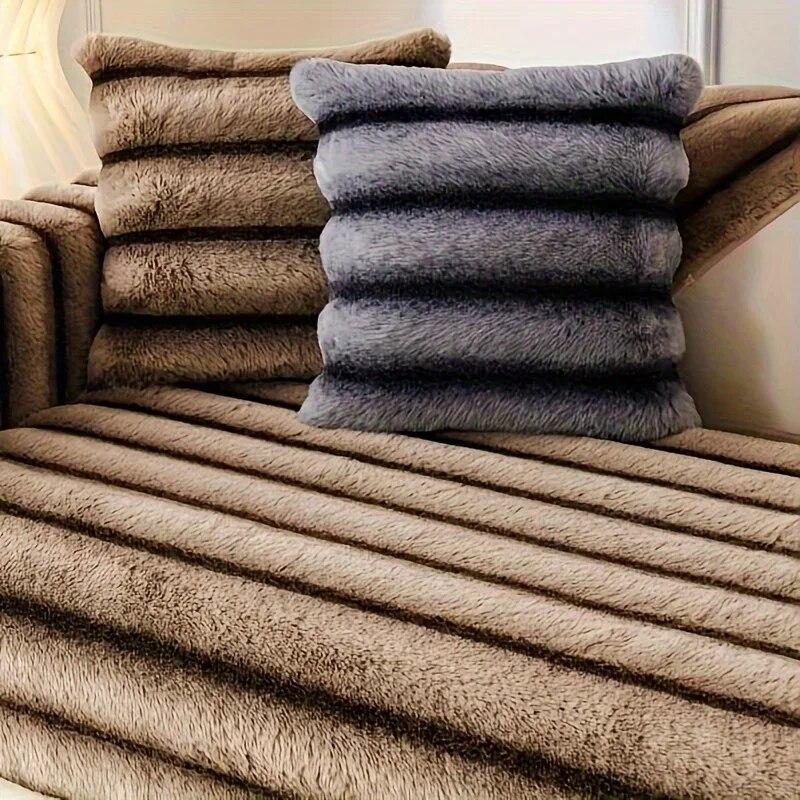 Dicker, warmer, superweicher, rutschfester Plüsch-Sofabezug, moderner, luxuriöser Kaninchen-Plüsch-Sofabezug in L-Form, universelle Couchbezüge