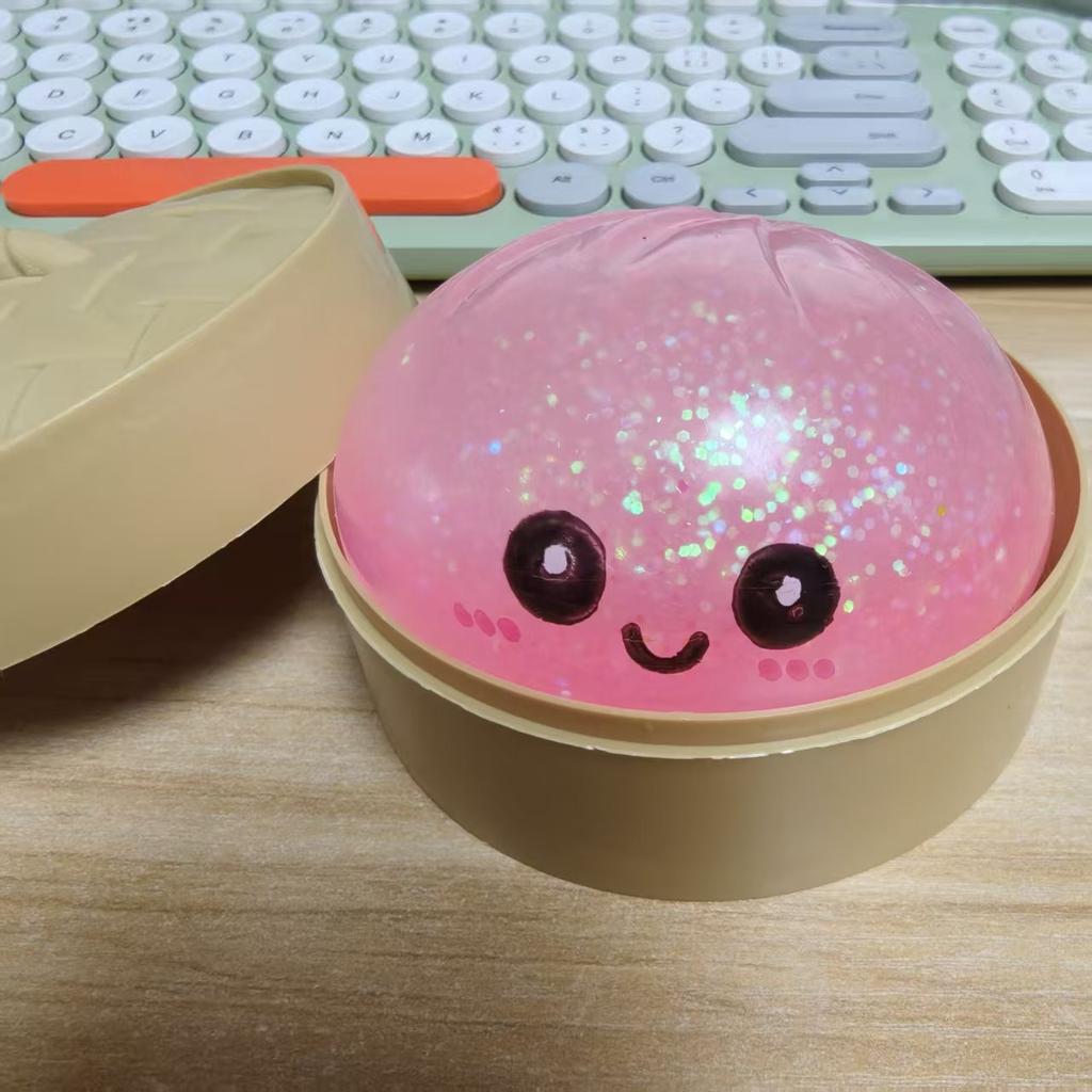 Lesklá squishy hračka ve tvaru knedlíku plněná třpytkami s dárkovou krabičkou, měkká mačkací senzorická hračka, sběratelský dárek pro fanoušky squishy pro úlevu od stresu