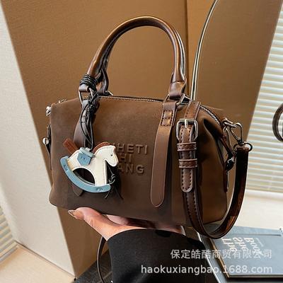 Vintage Matte Bag Women's 2025 New Commuter Versatile Messenger Bag Premium Sense Portable Boston Bag Pillow Bag