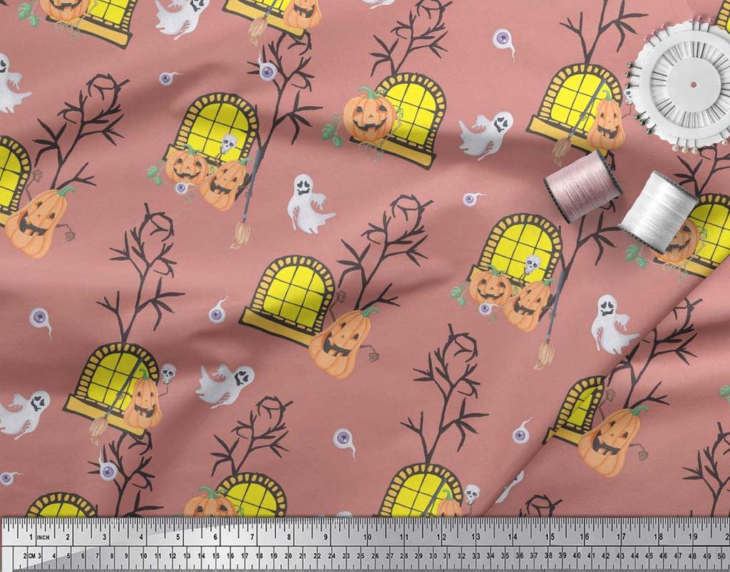 Soimoi Japonská krepová saténová látka Strašidelný dům, Dýně a Duch Halloweenská tištěná látka 1 metr 42 palců