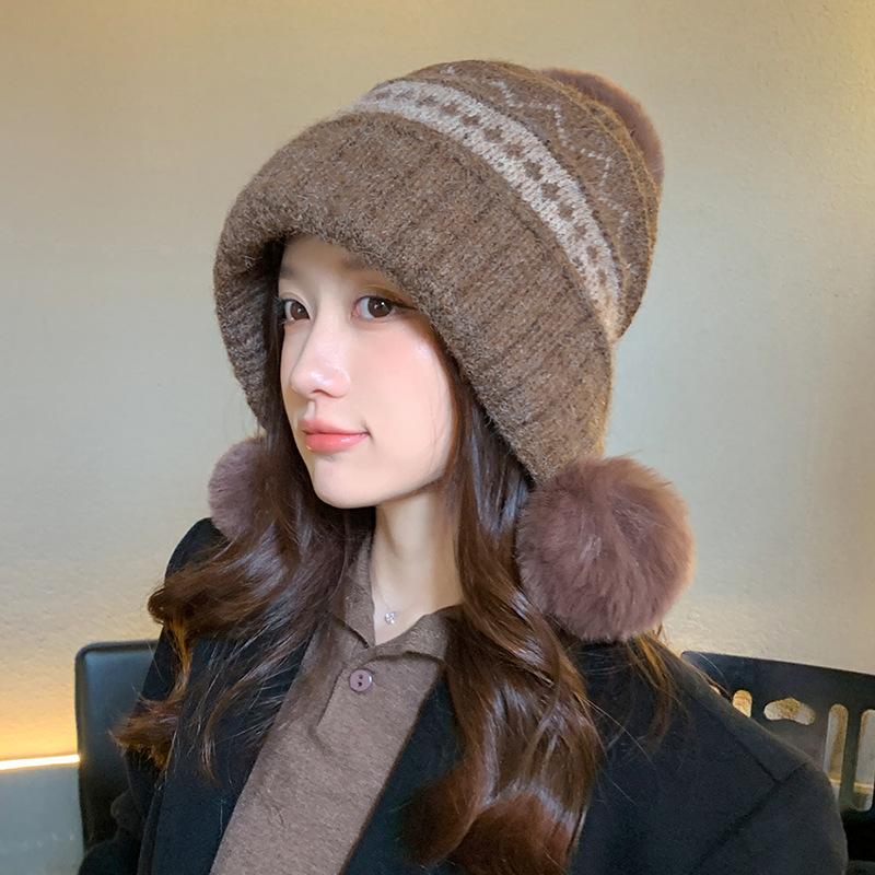 Herbst Winter Pelzig Warm Lässig Vielseitiger Stil Winddicht Ohrenschutz Bommel Dekoration Strickmütze Bequem Gemütlich Trendig