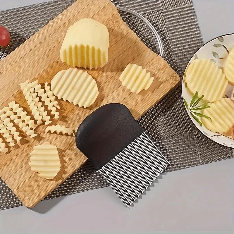 1pc Multifunctional Kitchen tool, Patterned Cutter, Stainless Steel Potato Cutter, Wolf Toothed Potato Cutter,Wavy Potato Cutter