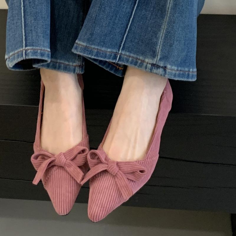 

Late evening breeze bow pointed head shallow mouth low heel single shoes women s 2025 new spring and autumn temperament flat skirt commuting mary 39