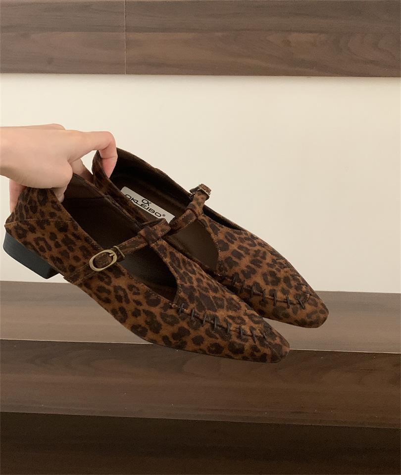 

2025 early spring T-buckle Korean version of small leather shoes mainly push the first layer of sheepskin leopard print European and American style s 39 цветной печати леопарда