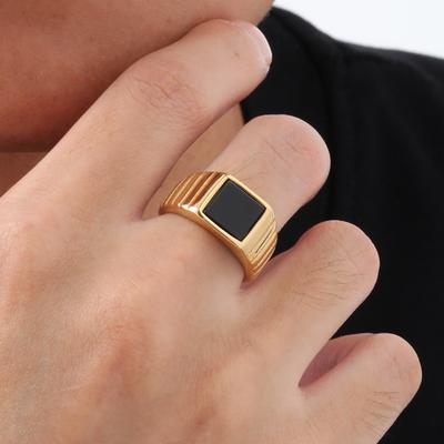 Erkekler için Siyah Taş Yüzük, Altın Rengi Paslanmaz Çelik Kare Yüzük Başparmak Yüzüğü Mühür Yüzüğü Alyans, Klasik Trend Zirkon Hediye