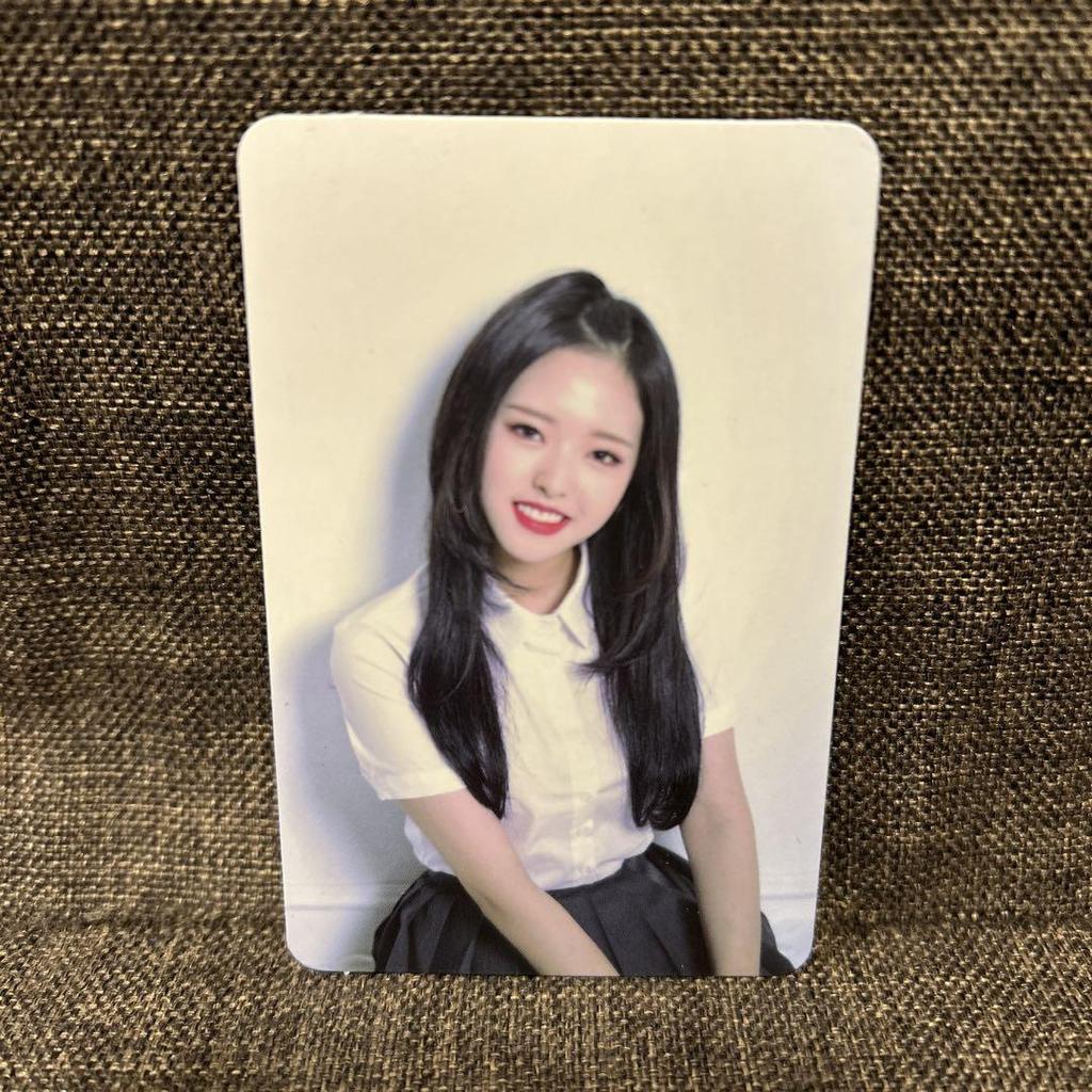 [USED] LOONA Girl of the Month 1st Mini Album: ++ Trading Card Olivia He
