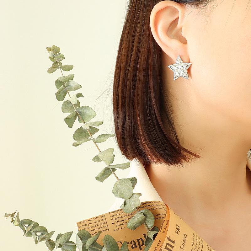 French Retro Star Earrings - Gold Plated Titanium Steel, Non-Fading, Three-Dimensional Design
