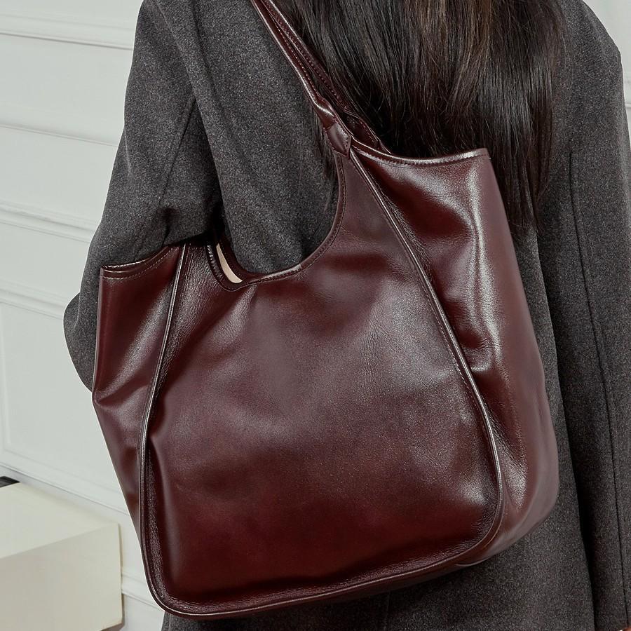 First Layer Cowhide Messenger Bag Vegetable Tanned Leather Women'S Bag Large Capacity Shoulder Bag Commuter Shopping Bag Armpit Bag