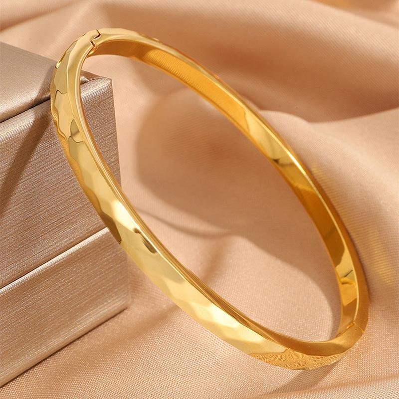 Браслет из нержавеющей стали с узором в виде сетки с бриллиантами Браслет из 18-каратного золота золотистый