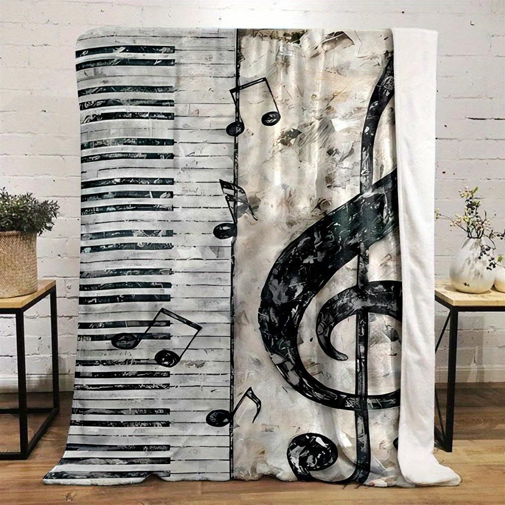 Cozy Music-Themed Flannel Throw Blanket - Piano & Notes Design, Soft & Warm for All Seasons, Perfect Gift for Family and Friends