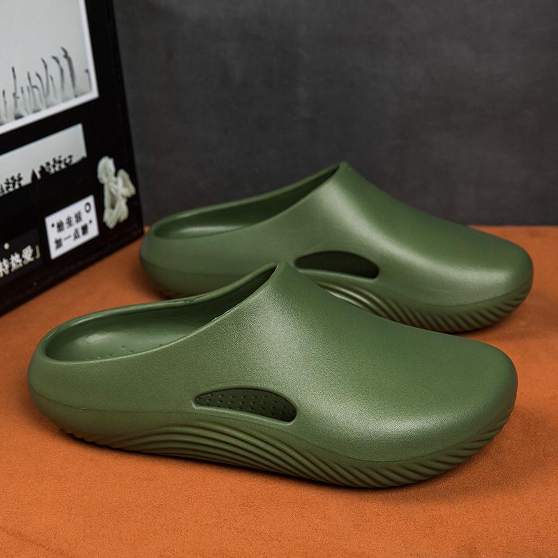 Men Slippers WaterProof Anti Skid Chef Shoe Breathable Slip on Casual Home Slippers Lightweight Beach Sandals Male Garden Clogs