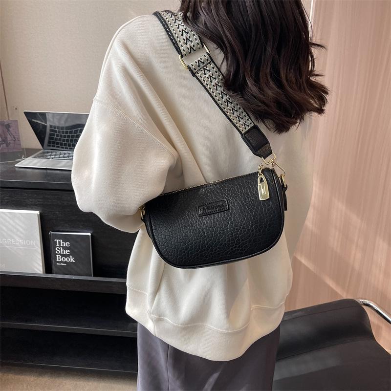 This Year's Popular Niche Bags 2025 New Women's Bags Fashionable Wide Shoulder Straps Messenger Bags High-end Popular Saddle Bags
