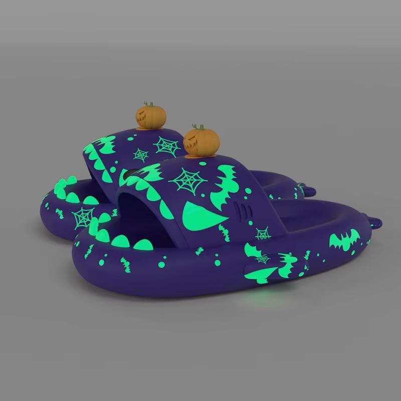 

Модные светящиеся тапочки в виде акулы, рождественские, на Хэллоуин, тыква, обувь для DIY, женские, мужские, сандалии на платформе, противоскользящие, для пар, домашние, пляжные шлепанцы 42-43 фиолетовый