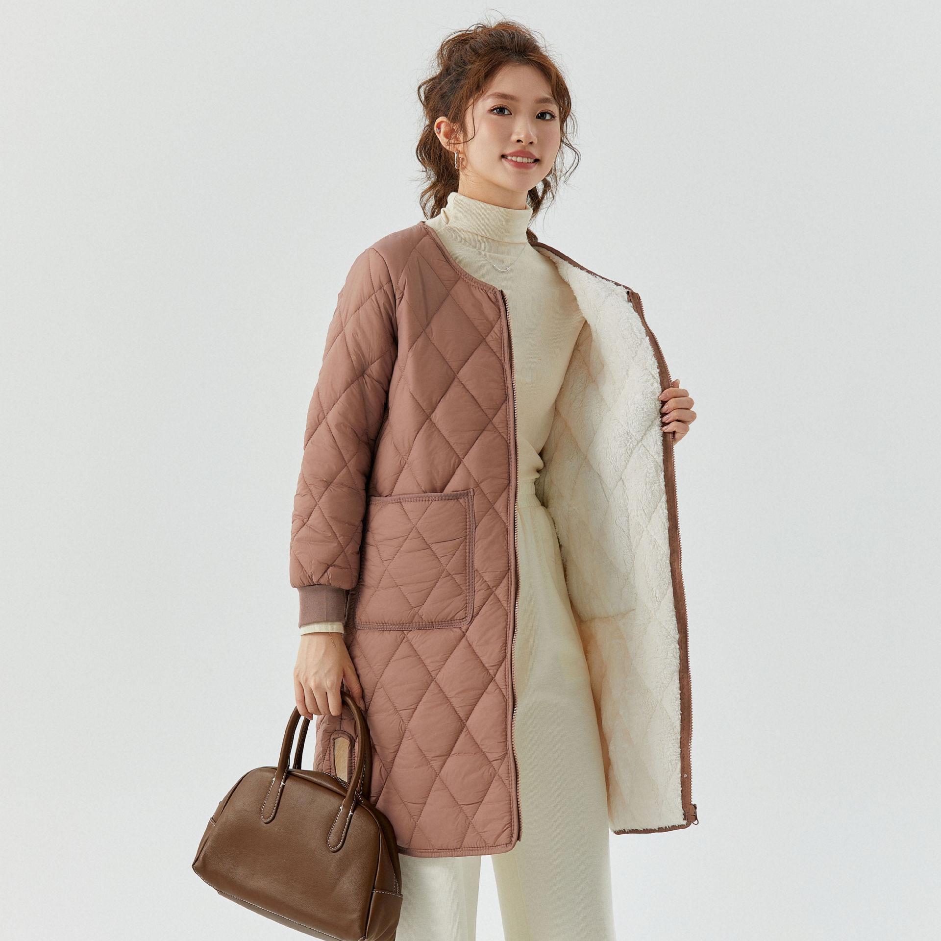 

Жіноче стьобане довге бавовняне пальто з хутряними рукавами 2401 Plus Velvet, L фіолетовий/пісочний