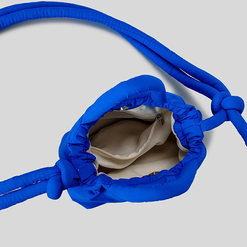 Модная маленькая сумка-тоут с дизайнерской подкладкой — фото 5