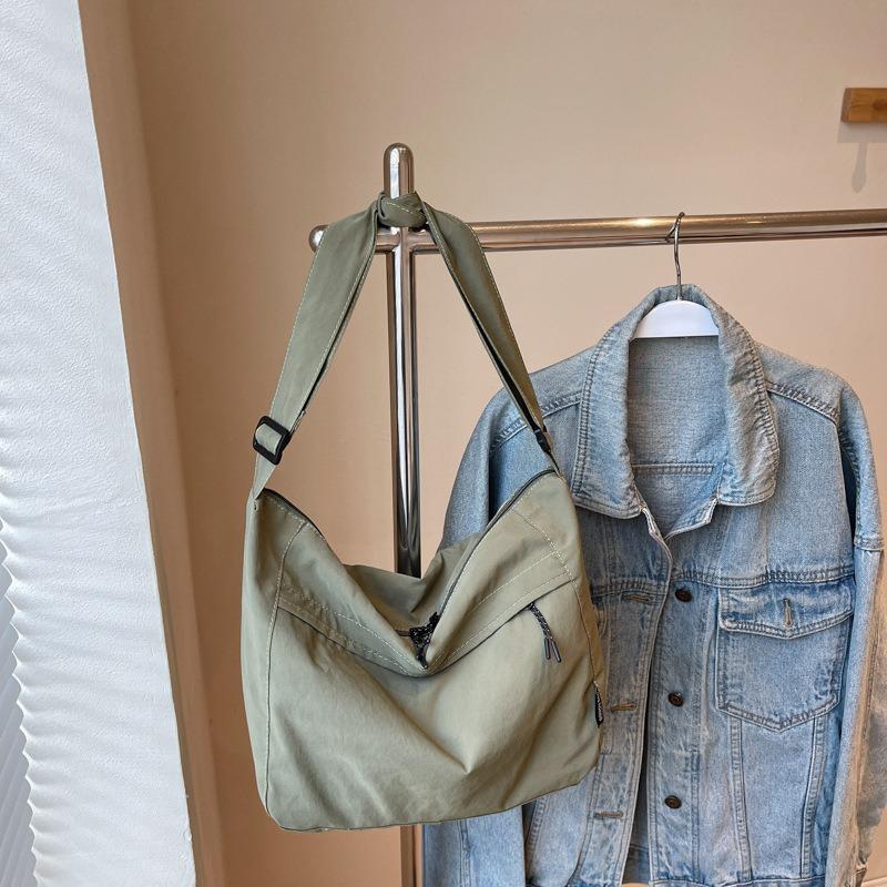 

Crossbody bag Women s Mori large-capacity lightweight solid-color mailman bag Men s Mori simple sports backpack Versatile shoulder bag зелёный