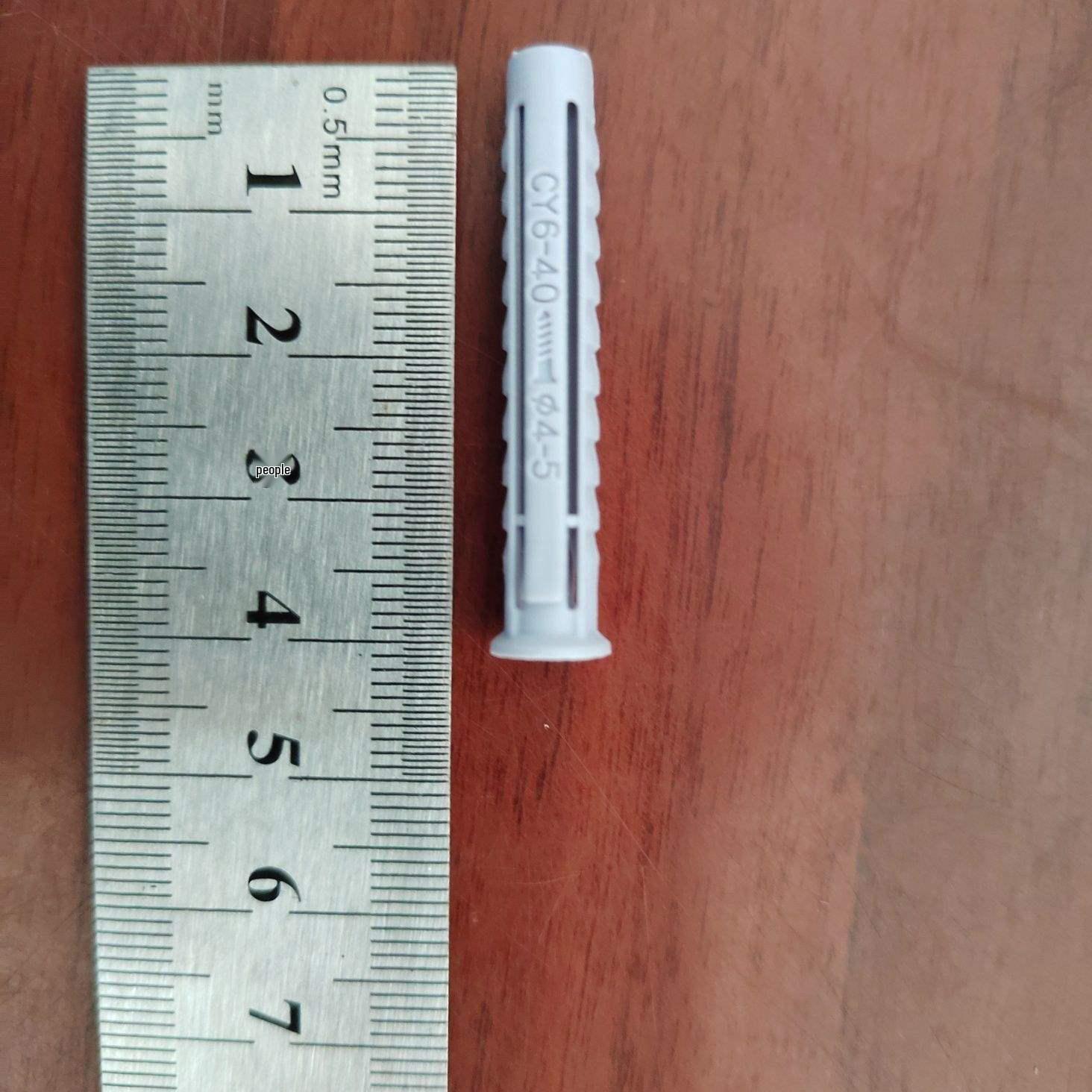 Универсальные дюбели для крепления ТВ-кронштейнов, шкафов, направляющих, дверей и окон