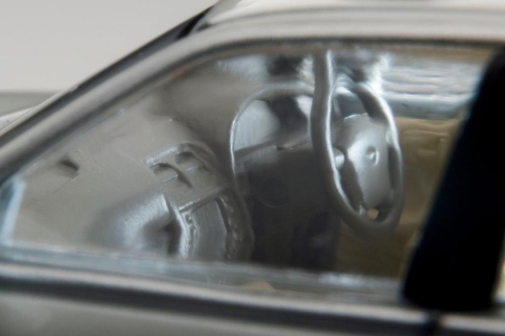 Tomytec Tomica Limited Vintage Neo Scale Toyota Celsior C Spec F Package Pearl 1997 Model 333869 1/64 LV-N356a White/Silver (Finished Product)