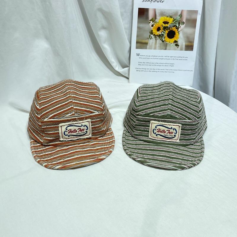 Nischen-Design Gestreifte Flachkrempe Kappe Damen Frühling Sommer Retro Literarisch Buchstabe Aufkleber Baseballkappe Sonnenhut Herren