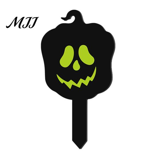 Halloween Party Festive Stakes Pumpkin Yard Sign with Stake, Glow in The Dark Cool Theme Props Spooky Silhouette Garden Stake for Outside Patio