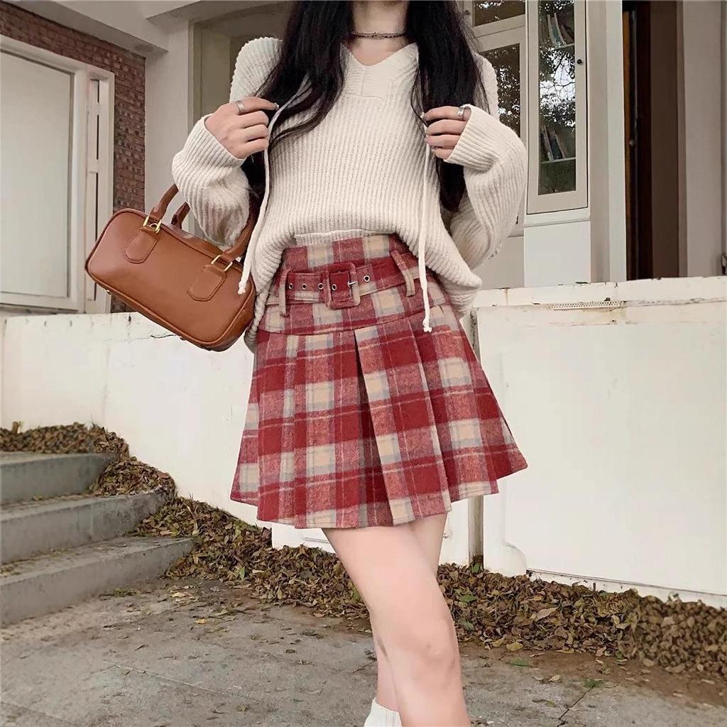 Chic Retro Plaid A-Line Skirt: High-Waist, Slimming, Pleated Woolen Skirt for Autumn/Winter