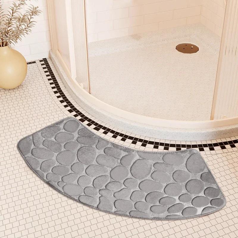Super Absorbent Arc-Shaped Bath Mat Coral Velvet Bathroom Rug Floor Mat Quick Drying Machine Washable Home Hotel Bathroom Decor