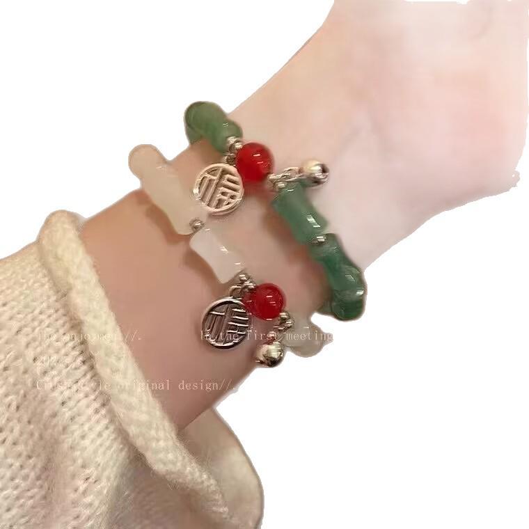 Trendy Pearl & Bead Bracelet: High-End Retro Design, Versatile for Women & Couples